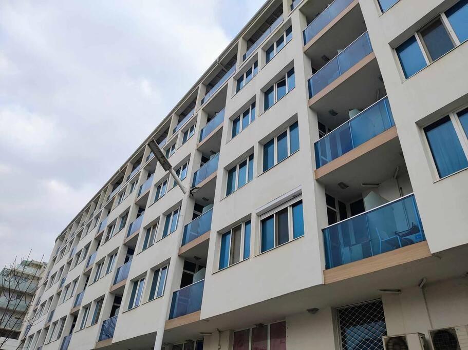 Azure Box Apartament *
